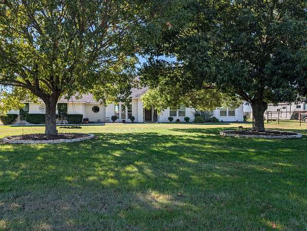 2.7 Acres of Land with Home for Sale in Fort Worth, Texas