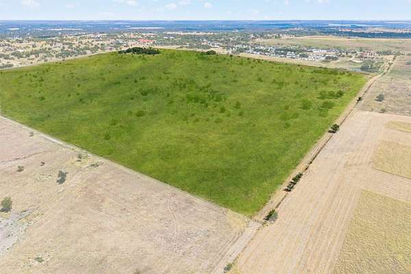 100 Acres of Land for Sale in Fort Worth, Texas