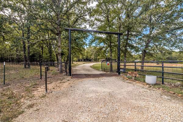 10 Acres of Recreational Land with Home for Sale in Terrell, Texas