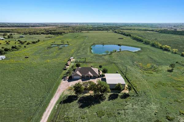 36 Acres of Land with Home for Sale in Nevada, Texas