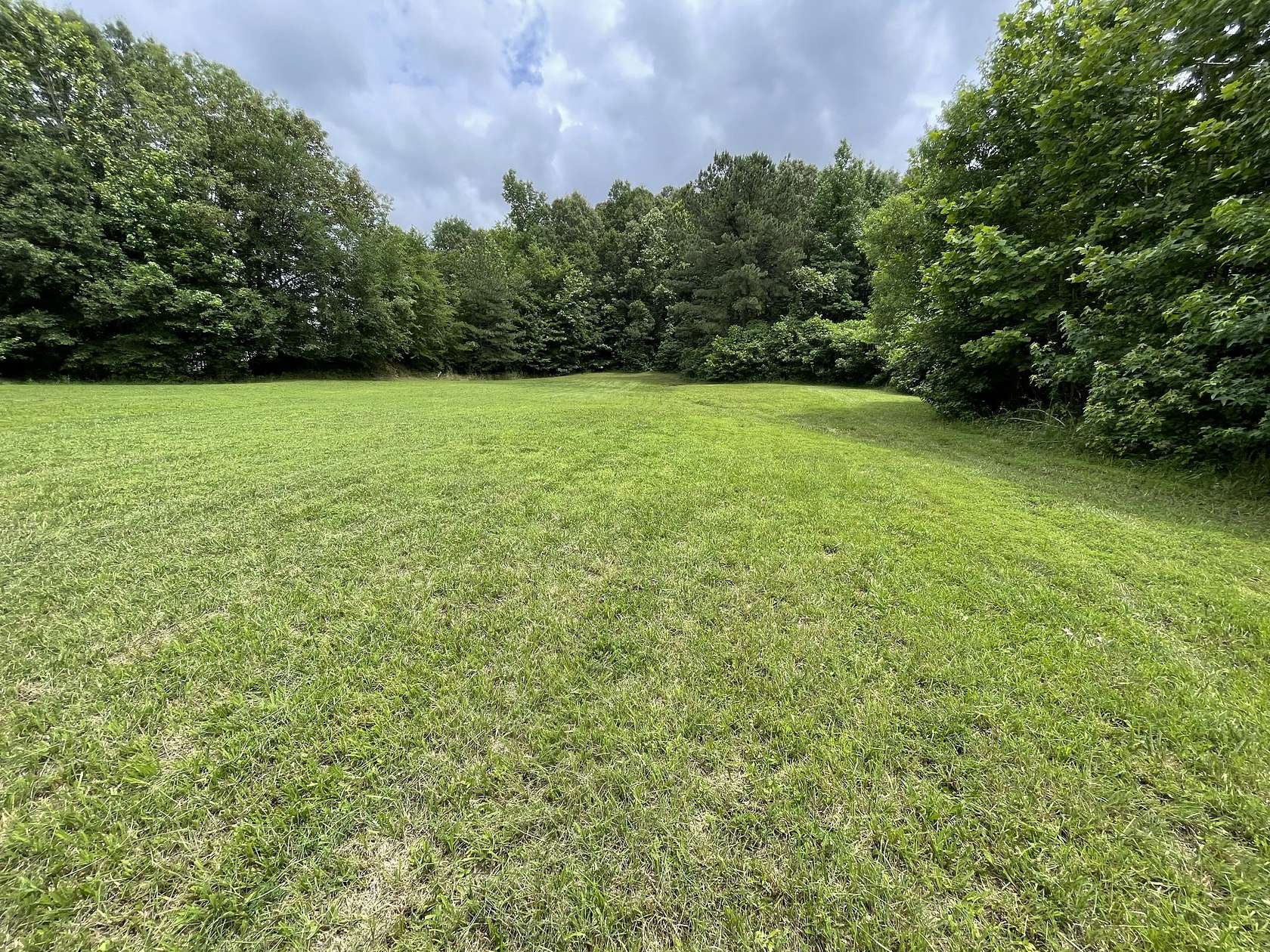3.49 Acres of Residential Land for Sale in Paris, Tennessee