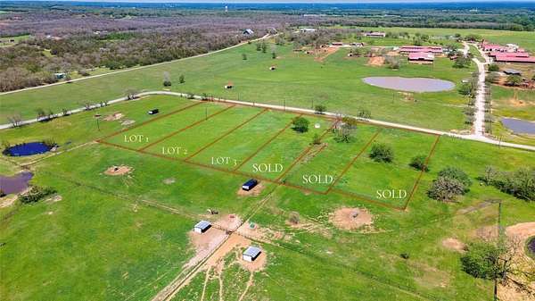 1 Acre of Residential Land for Sale in Valley View, Texas