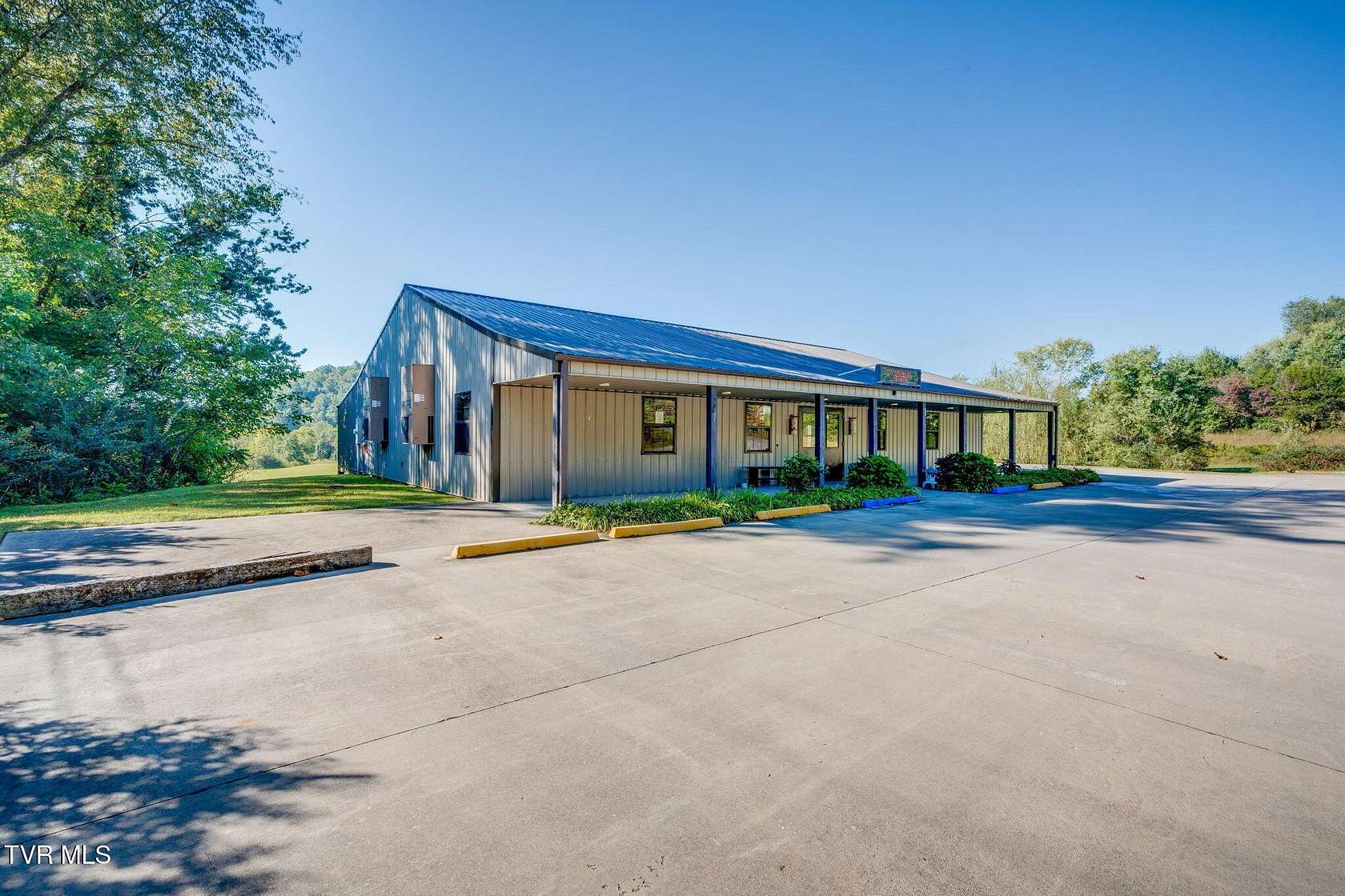 1.6 Acres of Improved Commercial Land for Sale in Kingsport, Tennessee