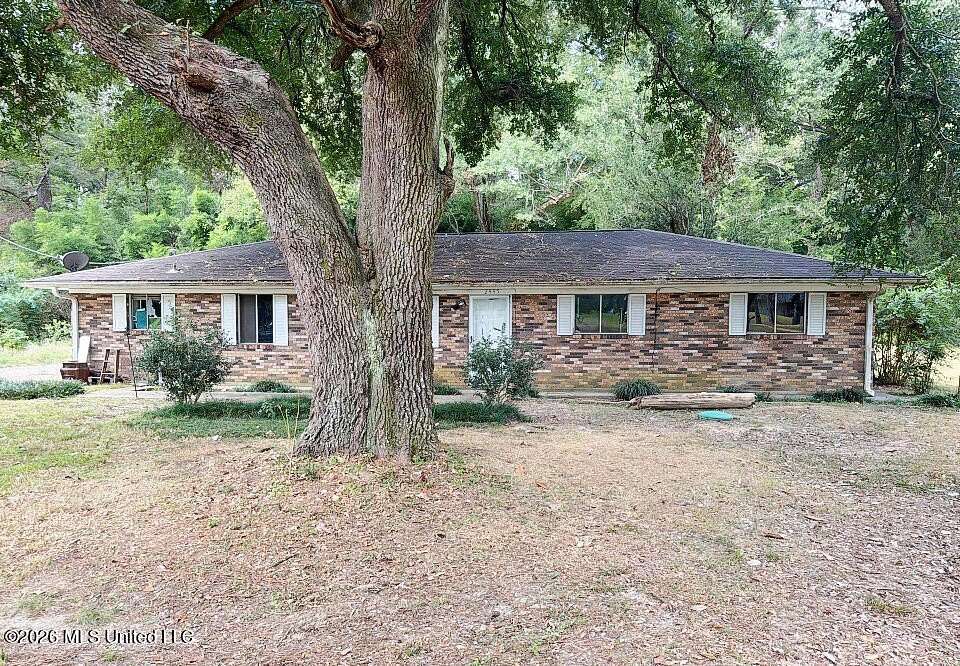 1.6 Acres of Land with Home for Sale in Vicksburg, Mississippi
