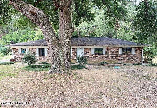 1.6 Acres of Land with Home for Sale in Vicksburg, Mississippi