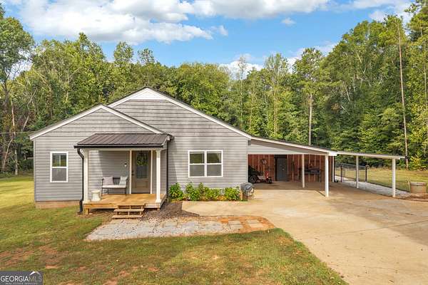 2.77 Acres of Land with Home for Sale in Hartwell, Georgia