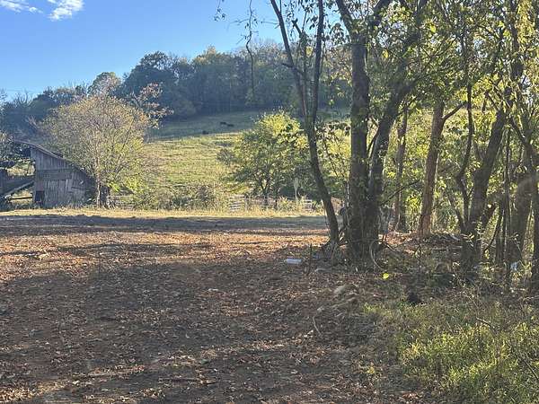 8.57 Acres of Residential Land for Sale in Carthage, Tennessee