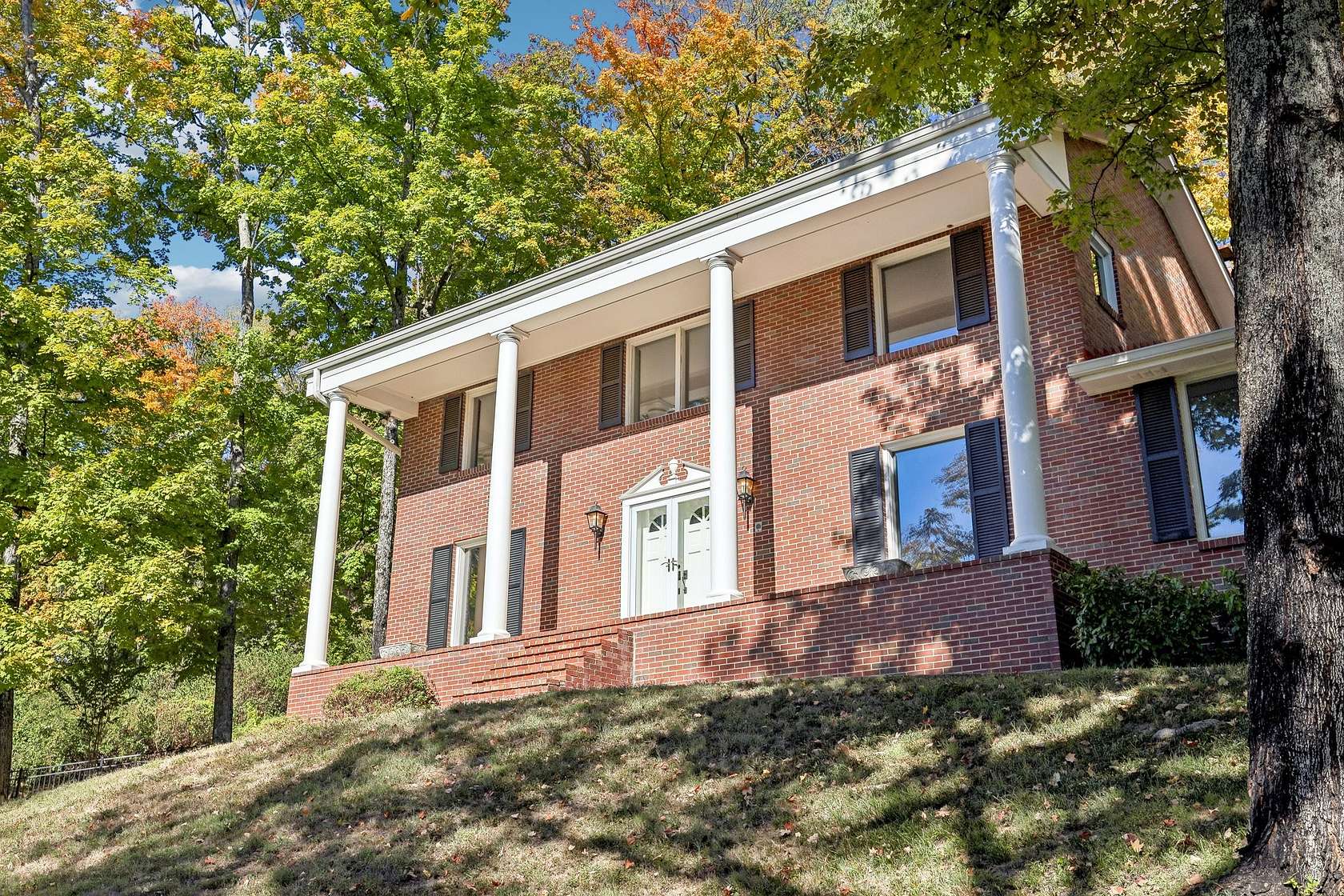 2.63 Acres of Land with Home for Sale in Nashville, Tennessee