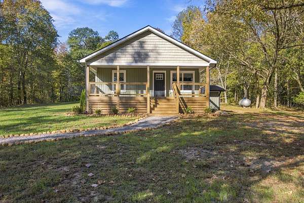 6.58 Acres of Land with Home for Sale in Soddy-Daisy, Tennessee