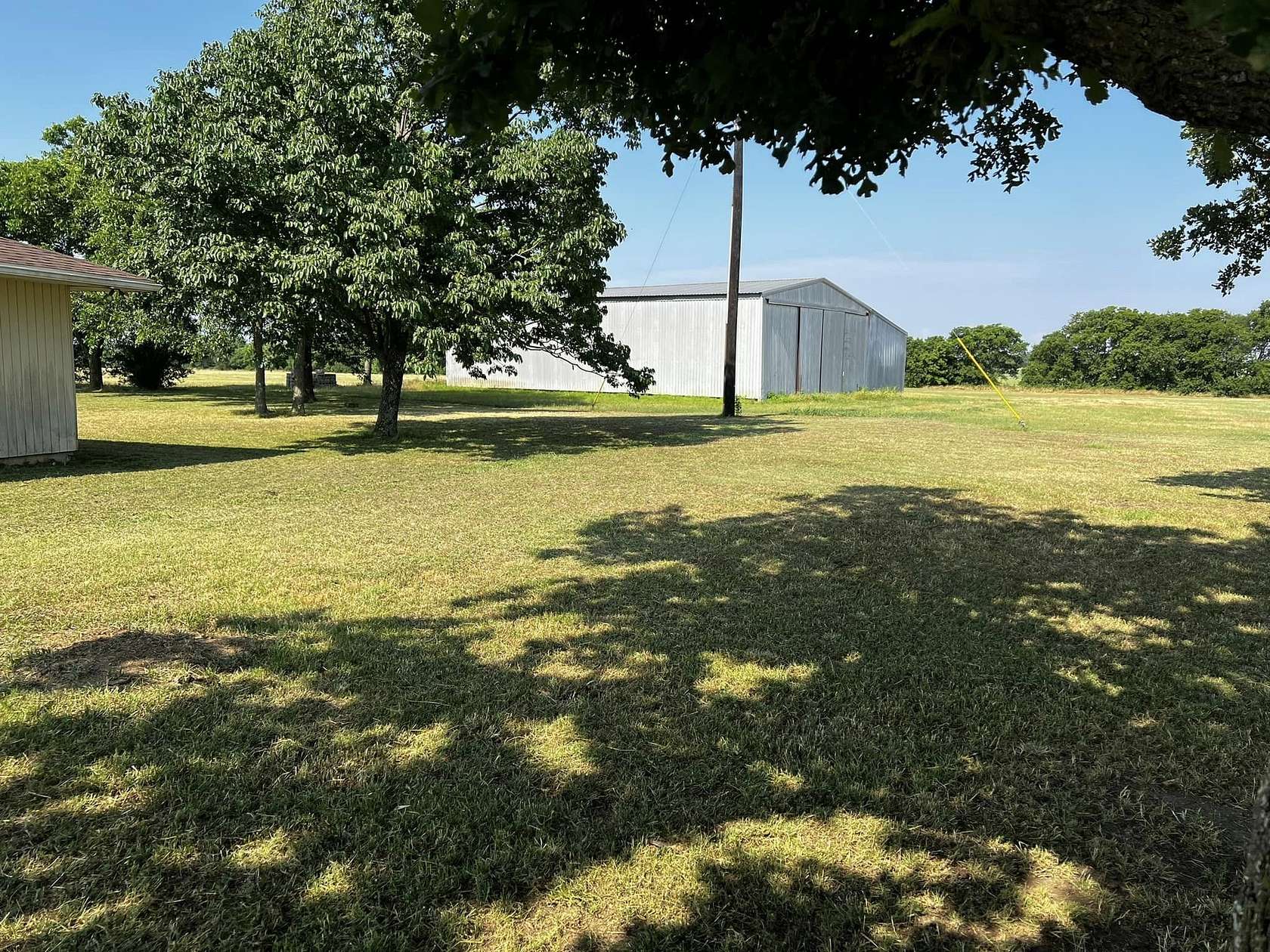 2 Acres of Land with Home for Lease in Tioga, Texas