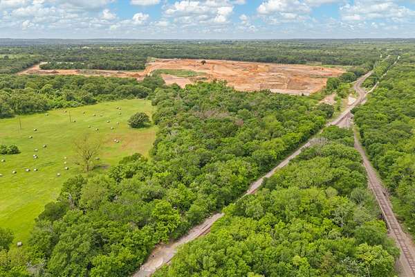 21 Acres of Recreational & Residential Land for Sale in Alvarado, Texas