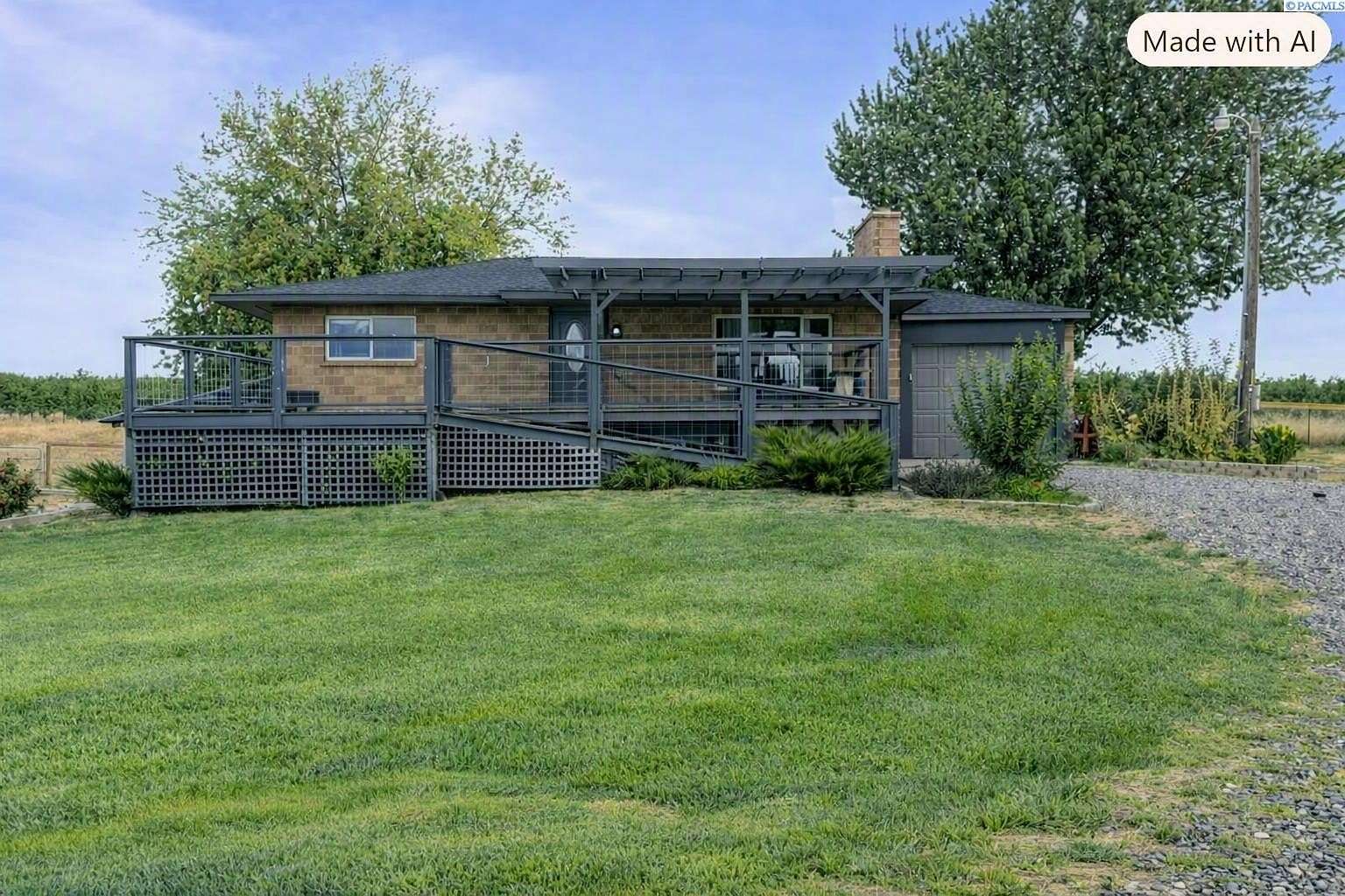 5.5 Acres of Land with Home for Sale in Benton City, Washington