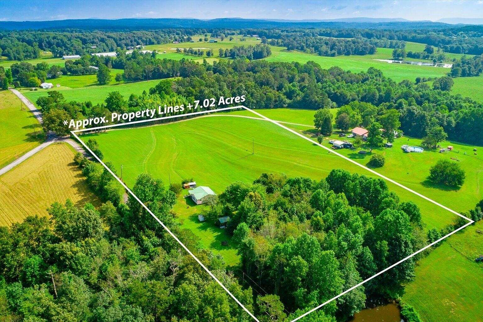 7 Acres of Land with Home for Sale in Trenton, Georgia