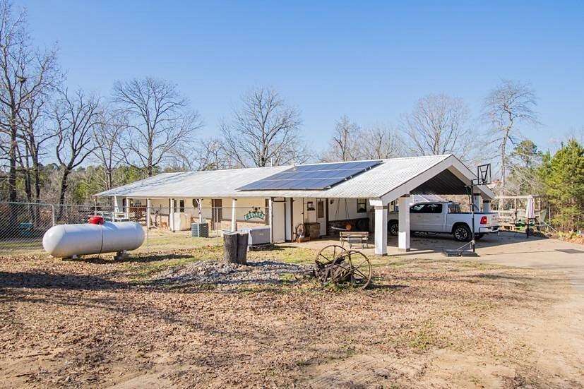 5.74 Acres of Mixed-Use Land for Sale in Gladewater, Texas
