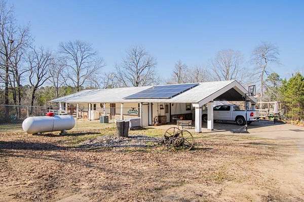 5.74 Acres of Mixed-Use Land for Sale in Gladewater, Texas