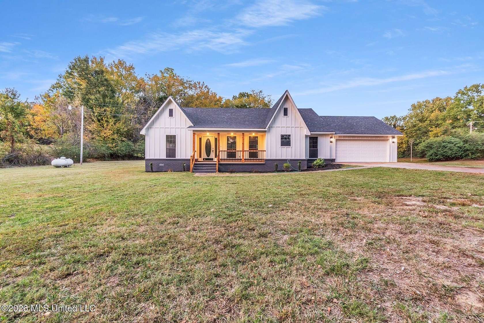 10 Acres of Land with Home for Sale in Hernando, Mississippi