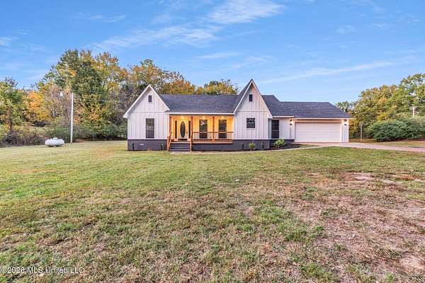10 Acres of Land with Home for Sale in Hernando, Mississippi