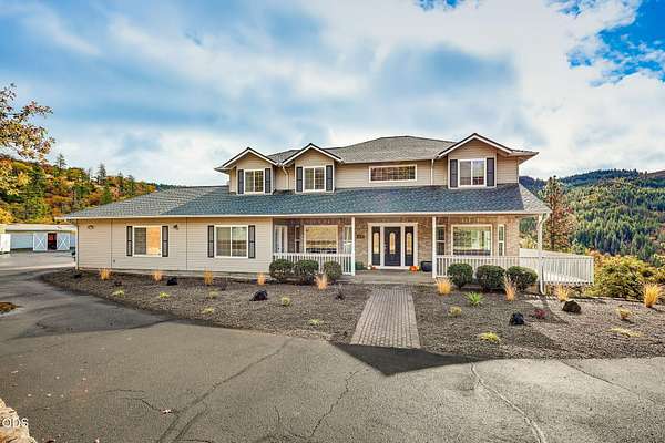 2 Acres of Land with Home for Sale in Medford, Oregon
