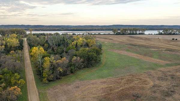 186 Acres of Land for Sale in Vermillion, South Dakota