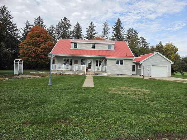 6 Acres of Land with Home for Sale in Dysart, Iowa