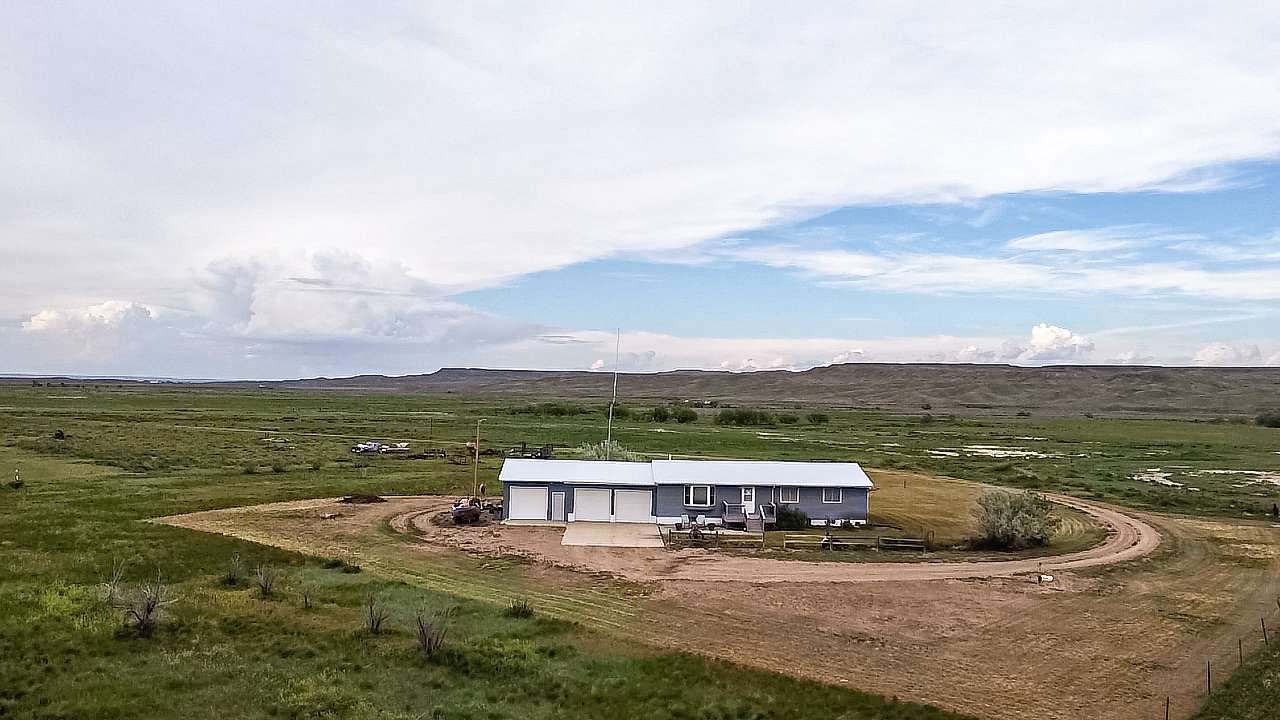 1,613 Acres of Land with Home for Sale in Saco, Montana