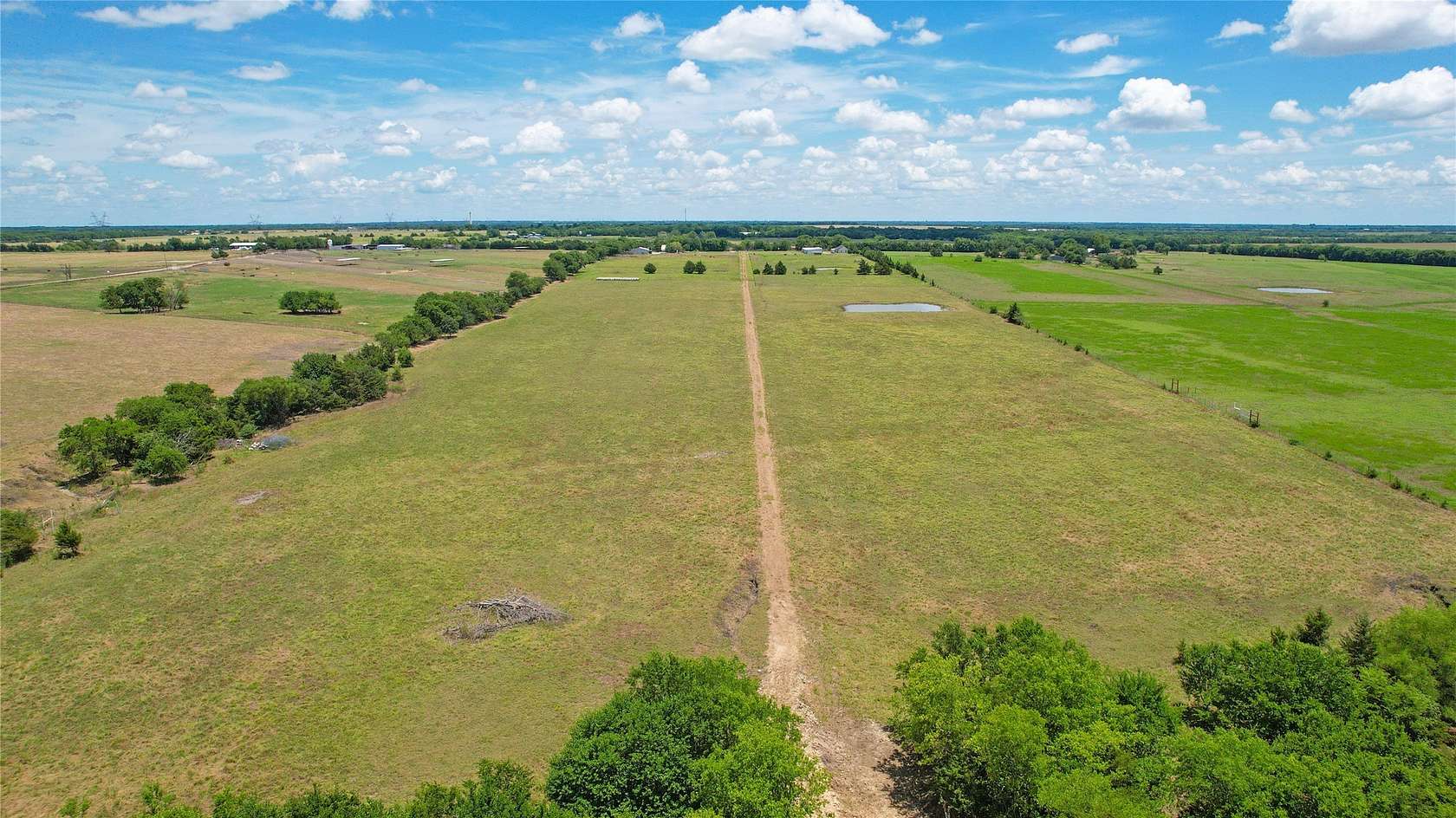 30 Acres of Land for Sale in Brookston, Texas