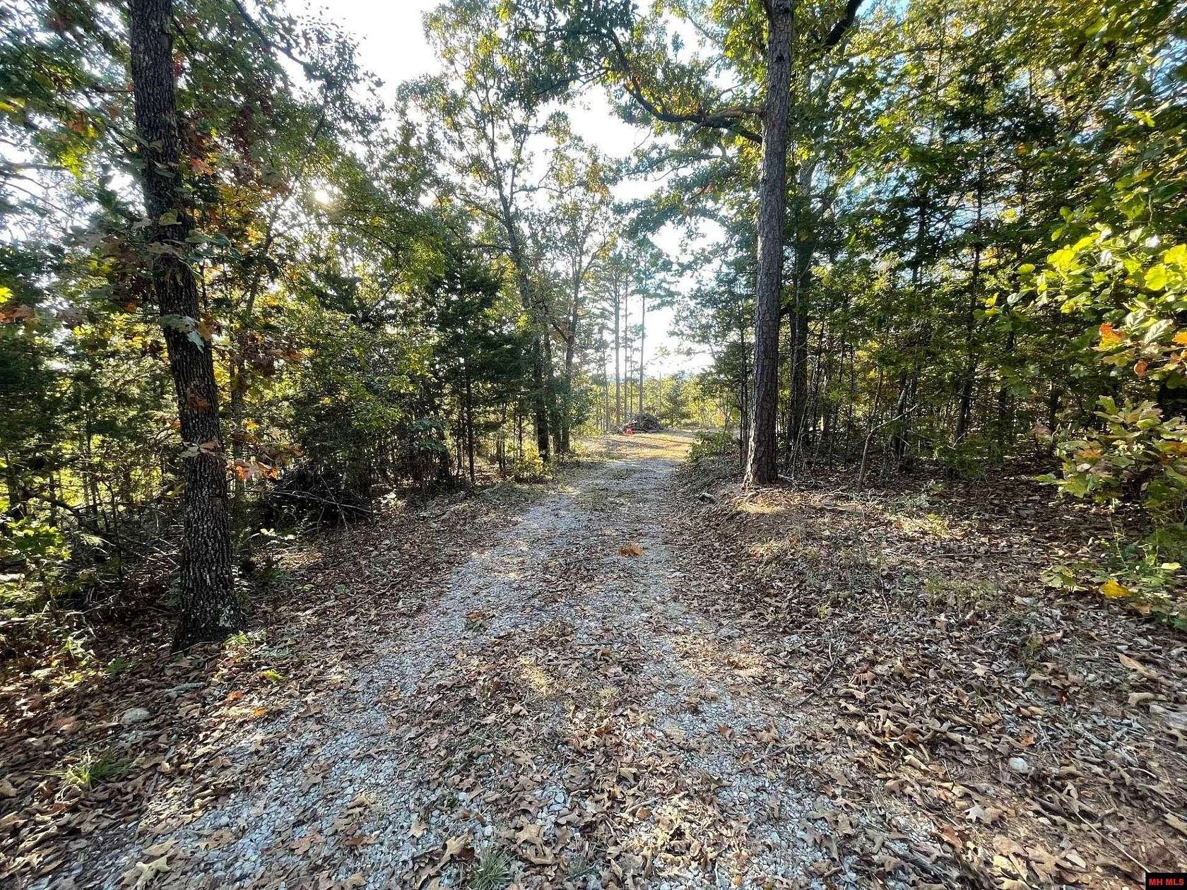 5 Acres of Residential Land for Sale in Yellville, Arkansas
