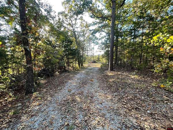 5 Acres of Residential Land for Sale in Yellville, Arkansas