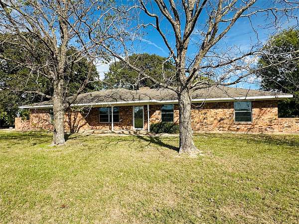 4 Acres of Land with Home for Lease in Greenville, Texas