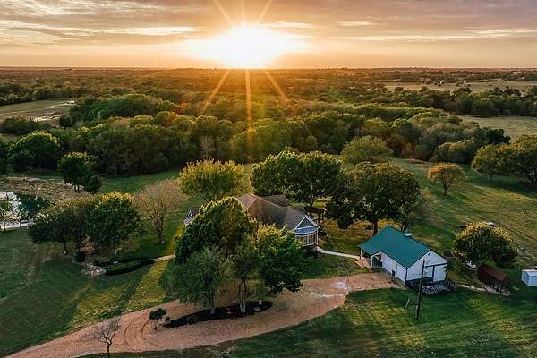 53.7 Acres of Land with Home for Sale in Washington, Texas