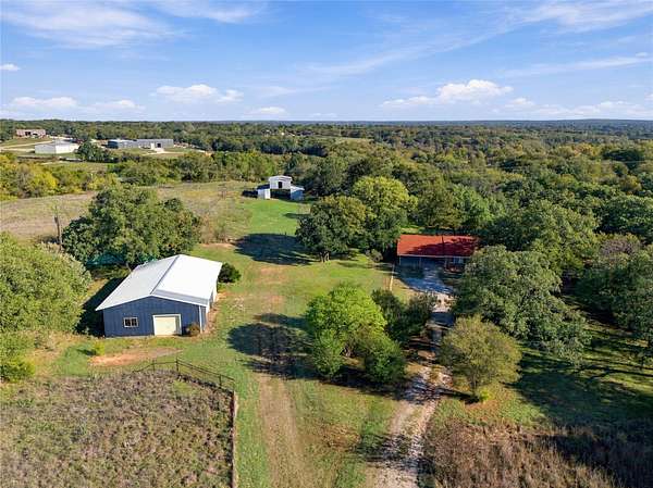 16.6 Acres of Land with Home for Sale in Boyd, Texas