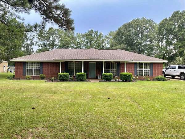 16.4 Acres of Recreational Land with Home for Sale in Valley Grande, Alabama