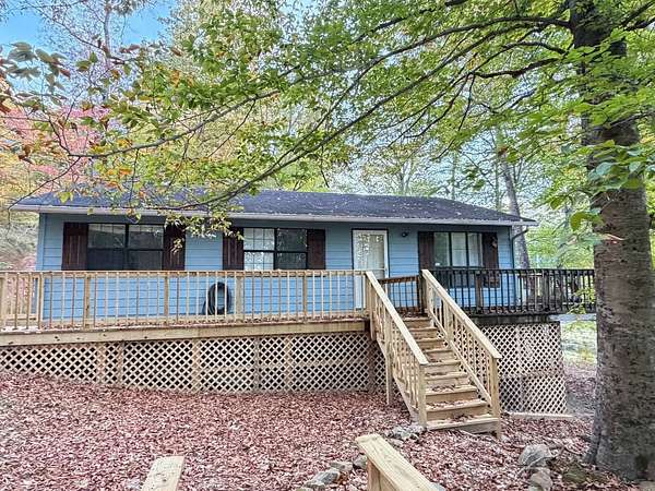 1.5 Acres of Land with Home for Sale in Dunmor, Kentucky