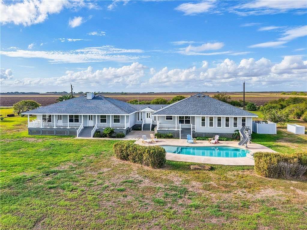 4 Acres of Land with Home for Sale in Bayside, Texas