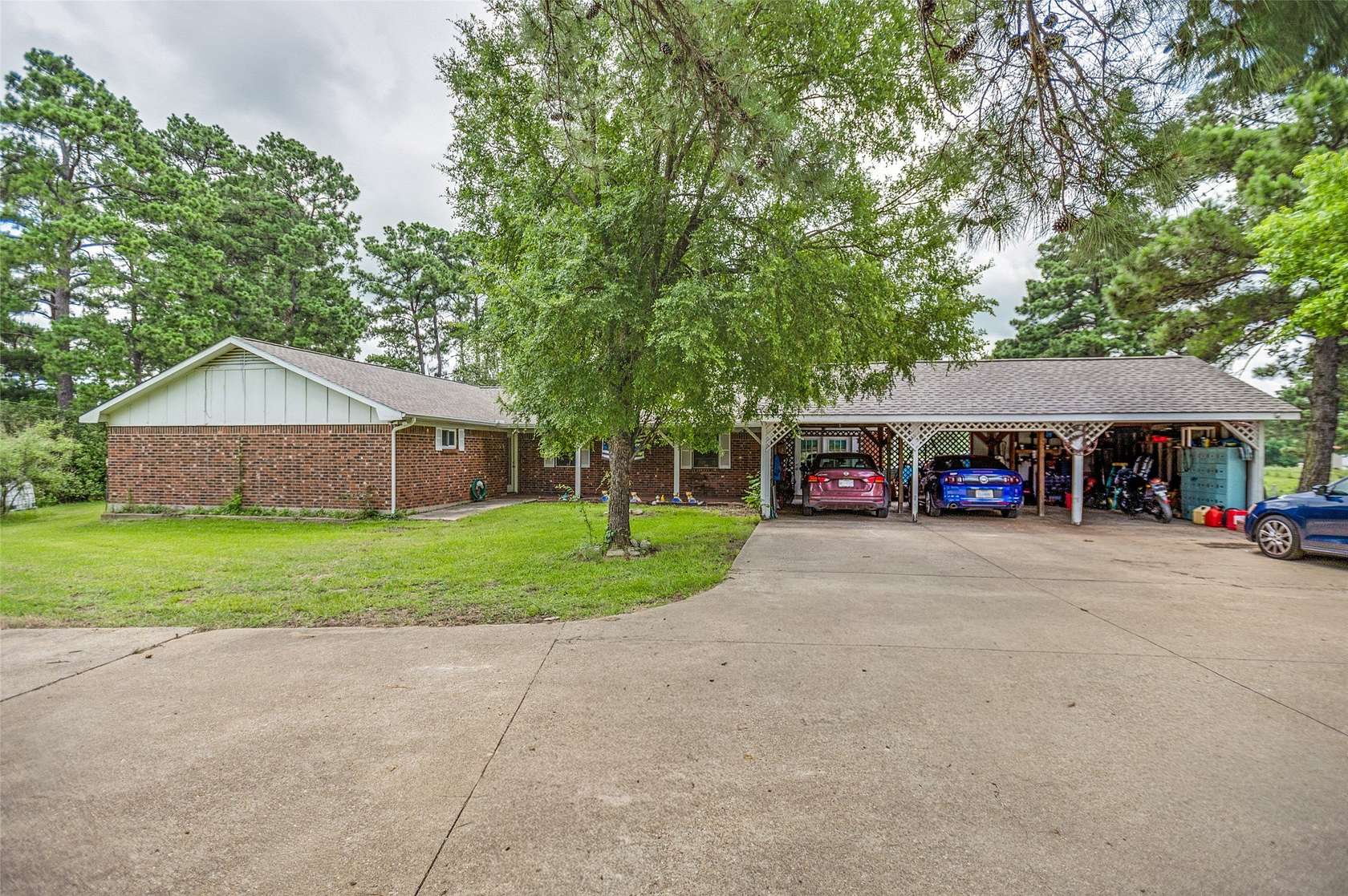 20 Acres of Land with Home for Sale in Teague, Texas