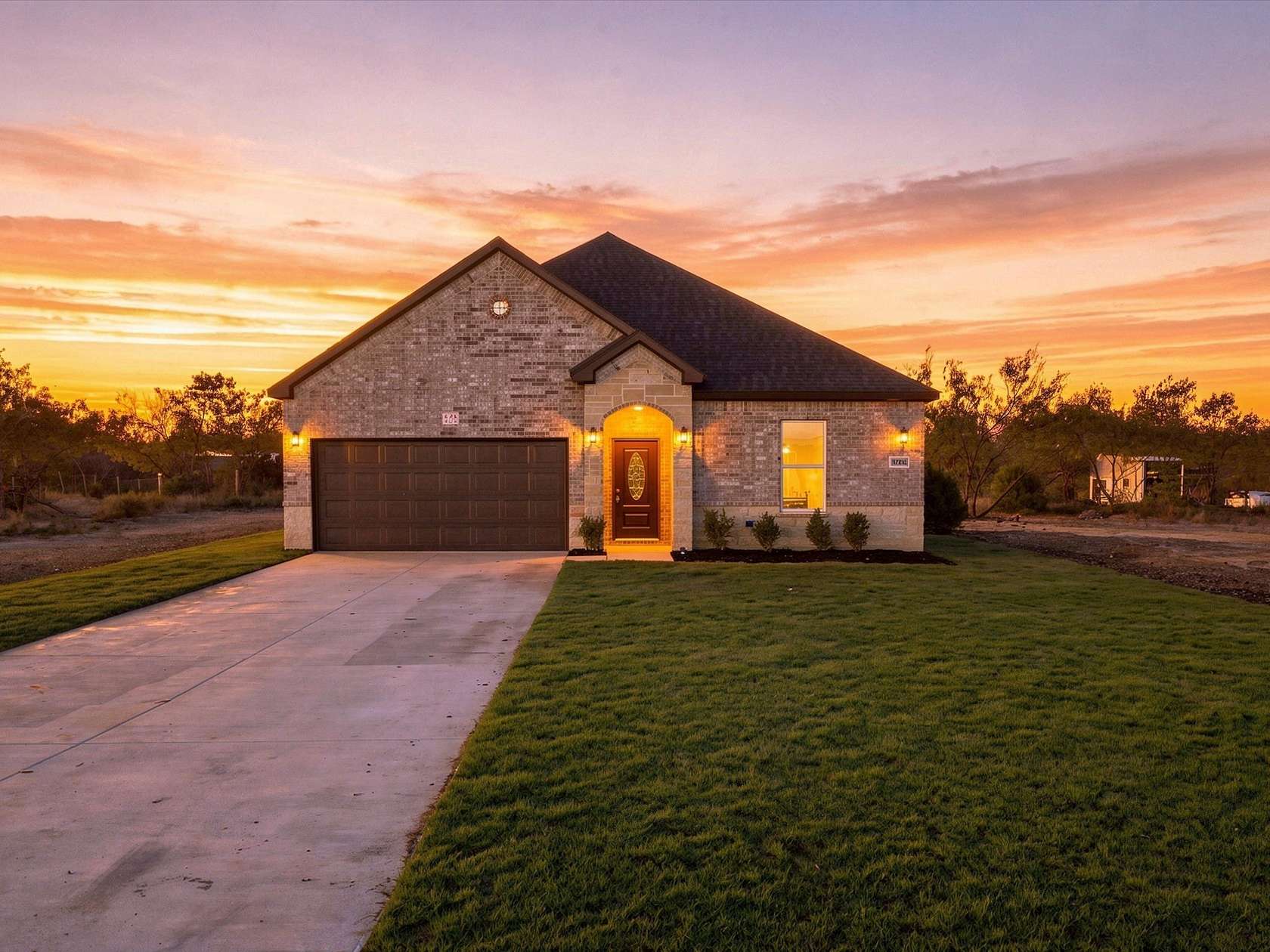 1.5 Acres of Land with Home for Sale in Kemp, Texas