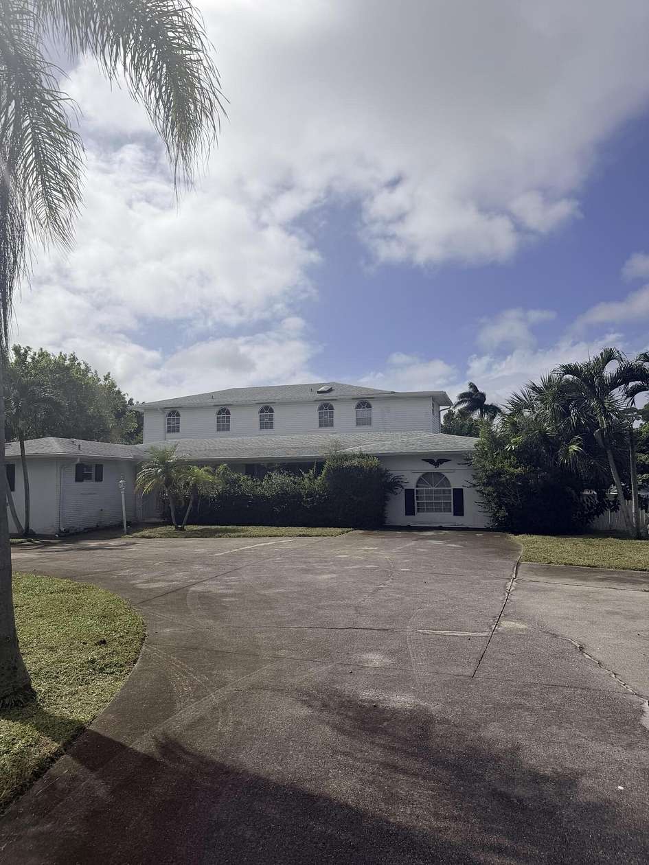 2.27 Acres of Land with Home for Sale in Palm Beach Gardens, Florida