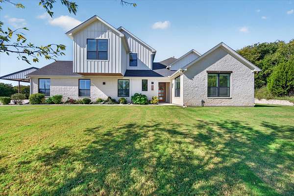 2 Acres of Land with Home for Sale in Fort Worth, Texas