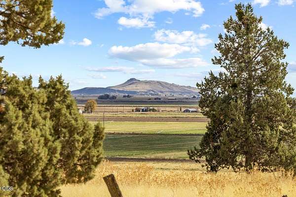 190 Acres of Land for Sale in Malin, Oregon