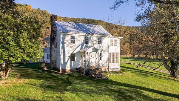 1.54 Acres of Land with Home for Sale in Fulks Run, Virginia