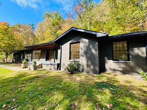 3 Acres of Land with Home for Lease in Nashville, Tennessee