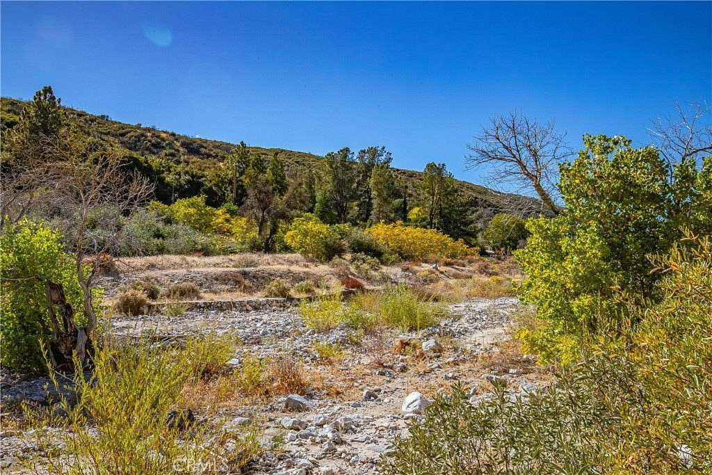 9 Acres of Residential Land for Sale in Lake Hughes, California