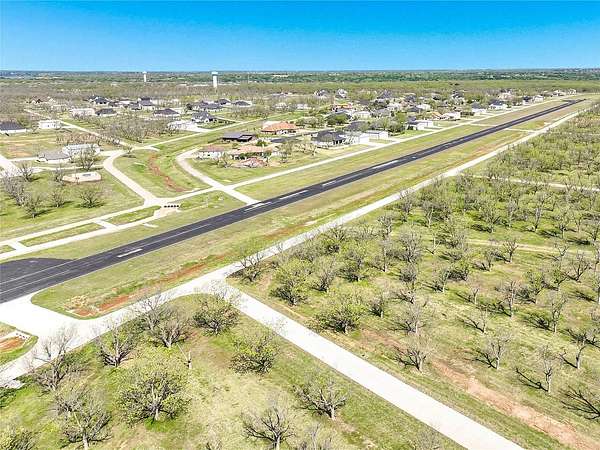 0.97 Acres of Residential Land for Sale in Granbury, Texas