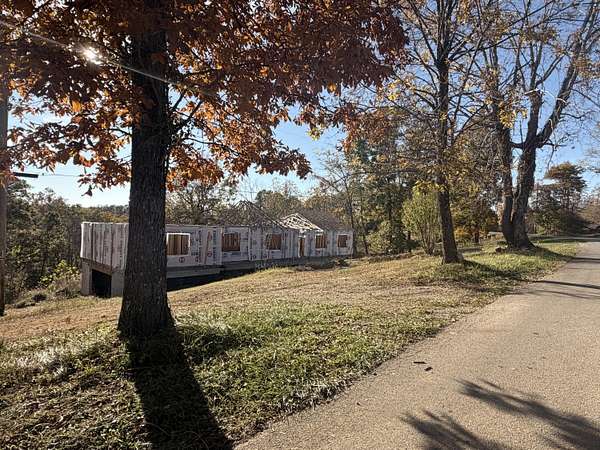 1.64 Acres of Land for Auction in Winchester, Kentucky