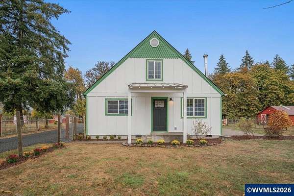 5 Acres of Land with Home for Sale in Lyons, Oregon