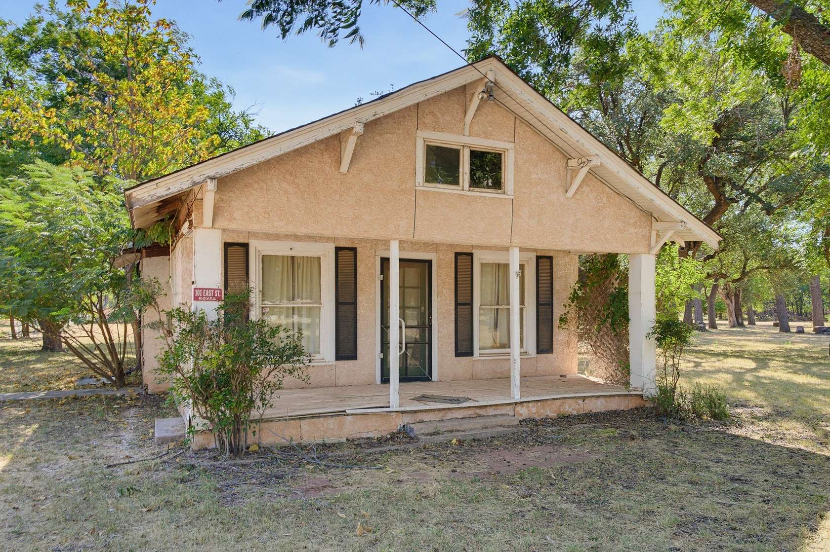 2.1 Acres of Land with Home for Sale in Buffalo Gap, Texas