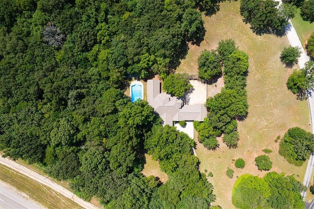4.22 Acres of Land with Home for Sale in Norman, Oklahoma