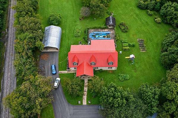 44.7 Acres of Land with Home for Sale in Paris, Kentucky