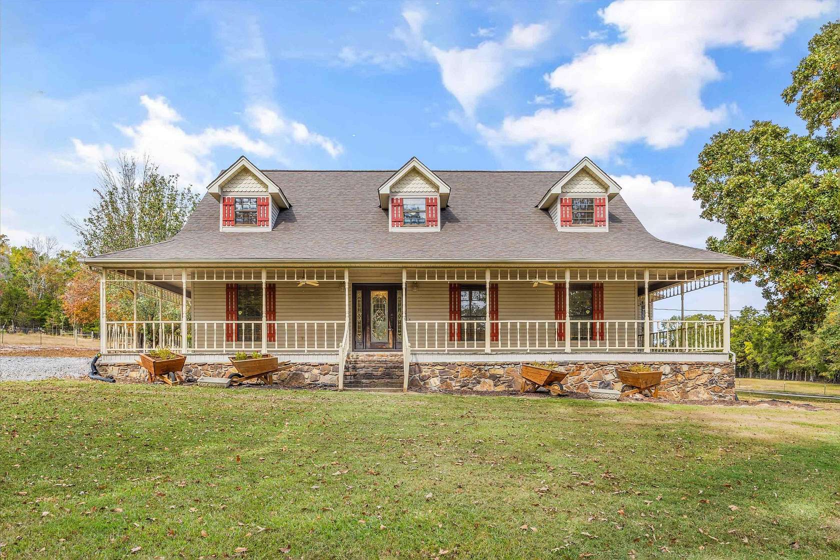 39.7 Acres of Land with Home for Sale in Tuscumbia, Alabama