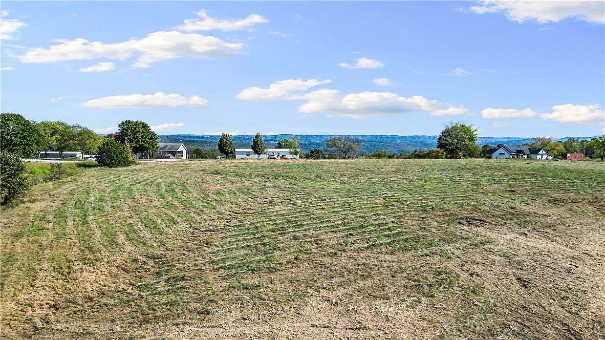 5 Acres of Residential Land for Sale in Prairie Grove, Arkansas